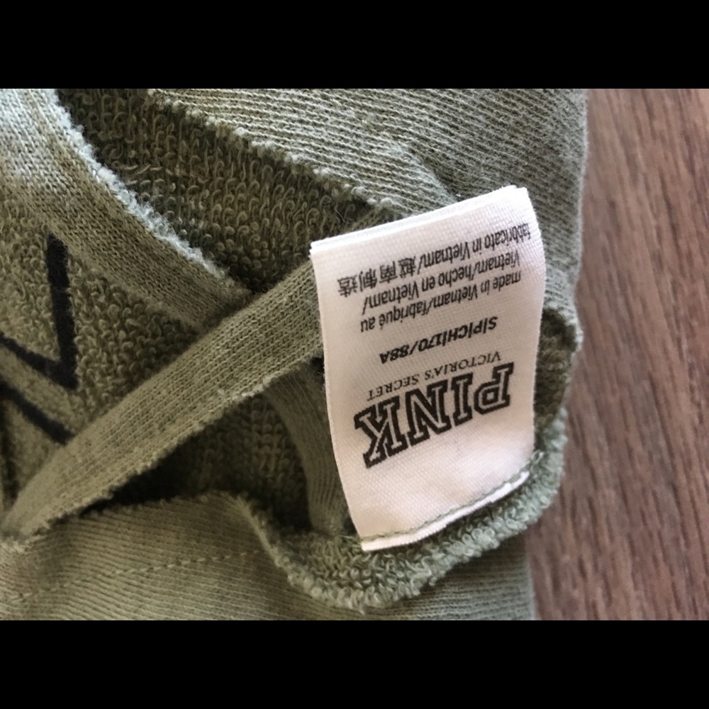 VS PINK crop top detailed back hoodie. - Picture 3 of 3